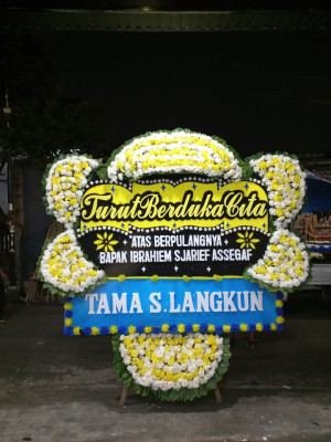 Papan Bunga Duka di Maphar